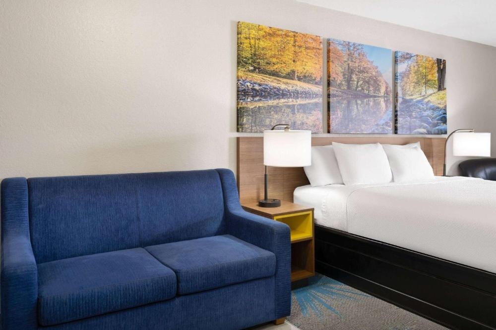Days Inn by Wyndham Ardmore Image 23
