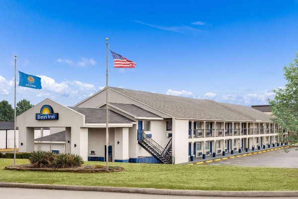Days Inn by Wyndham Ardmore image 4